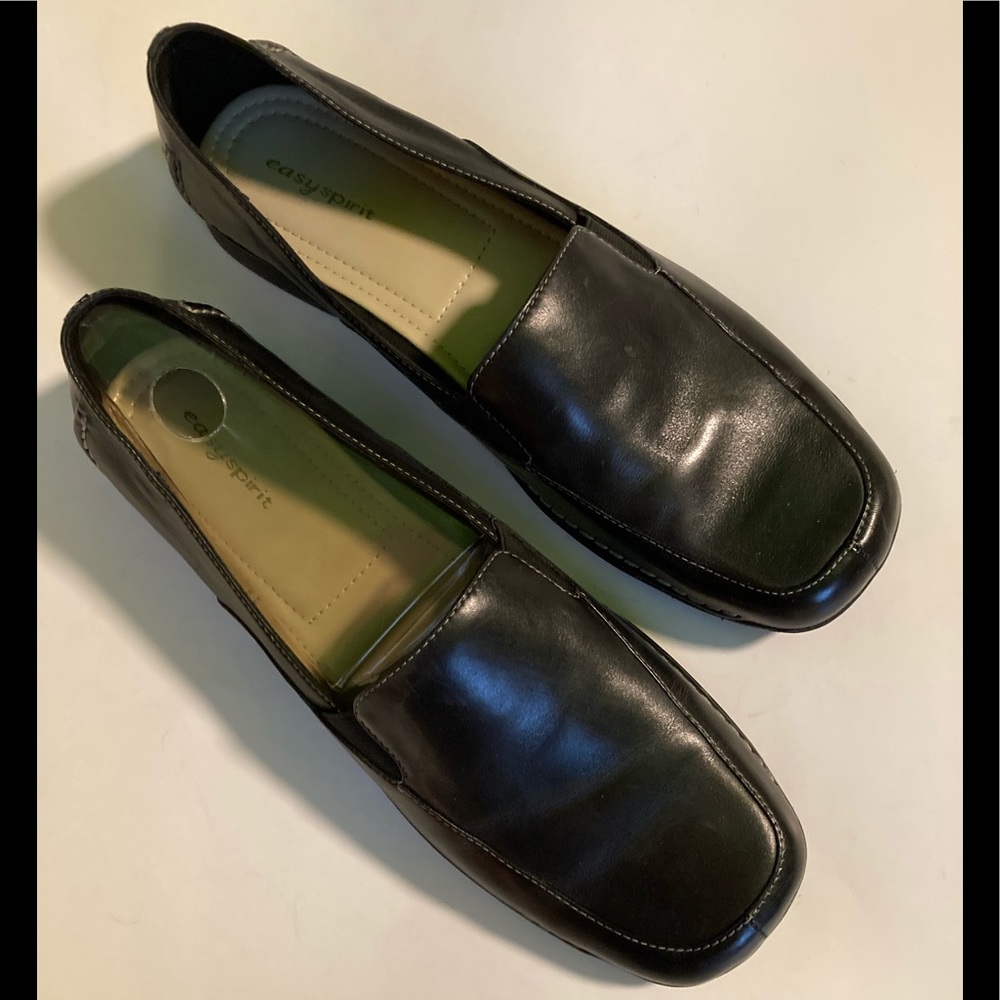 Easy Spirit black fine grained leather, 11M, New/never worn. $55 firm.